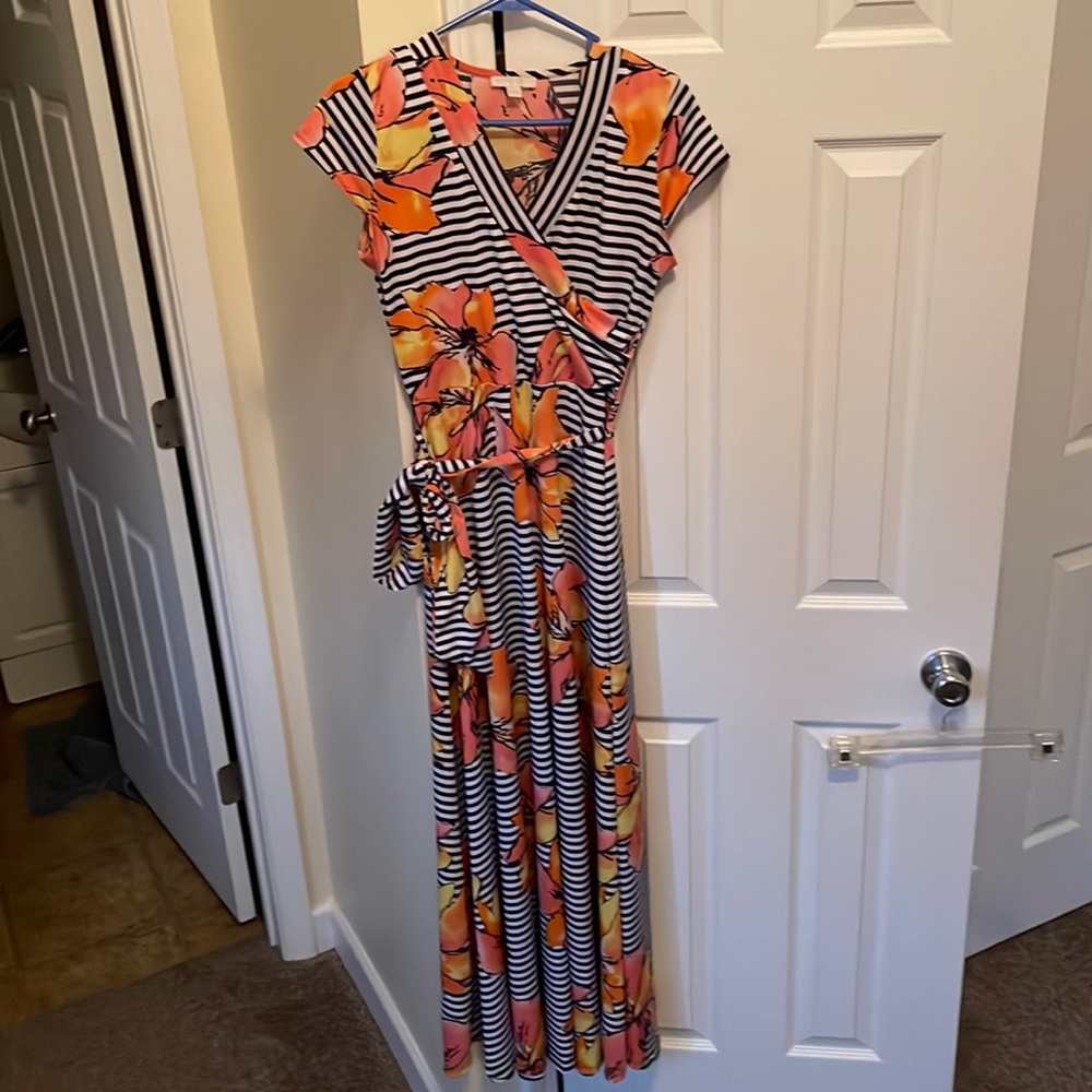 New York & company maxi dress with tie